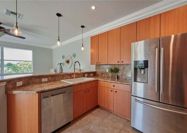 Building Photo - 6024 Santa Margarito Dr