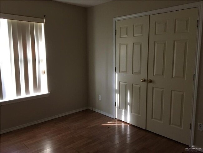 Building Photo - 2002 Angus St