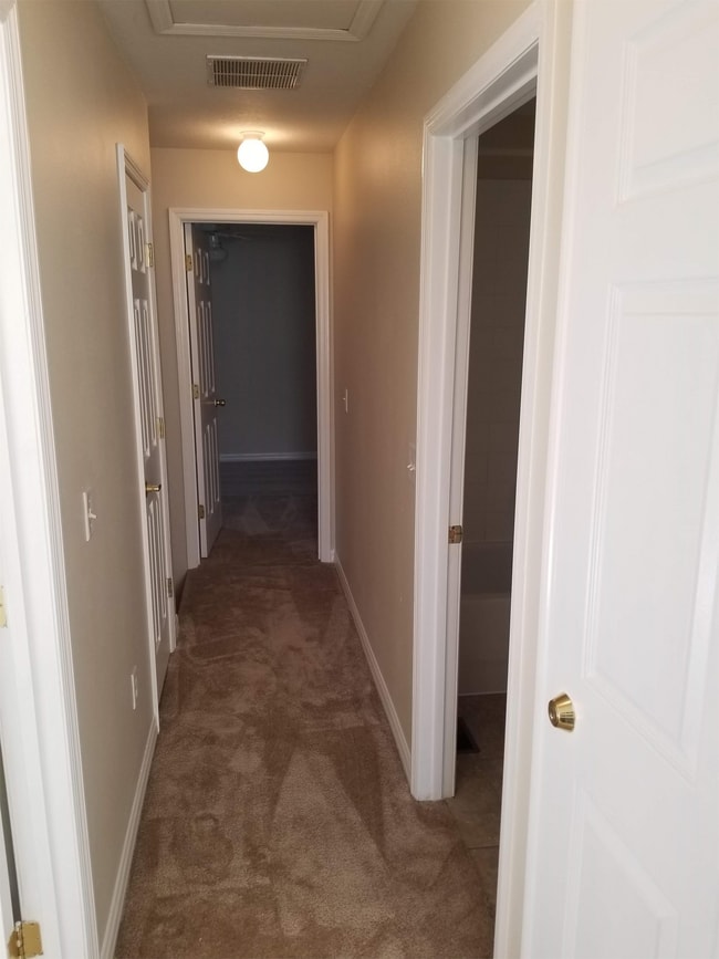 Building Photo - 411 Australian Way