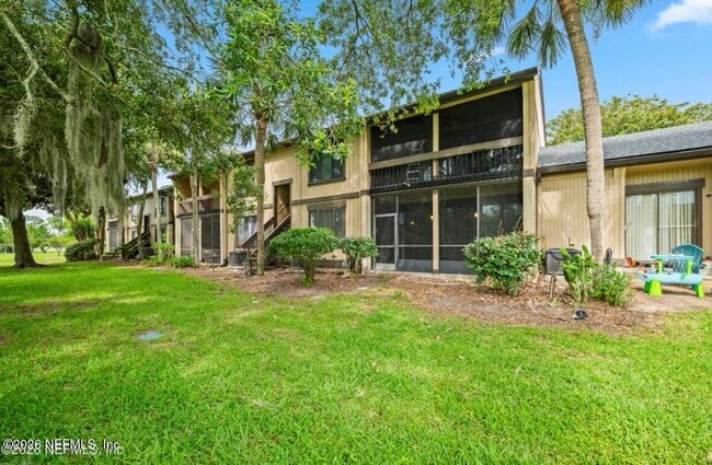 Building Photo - 7749 Las Palmas Way