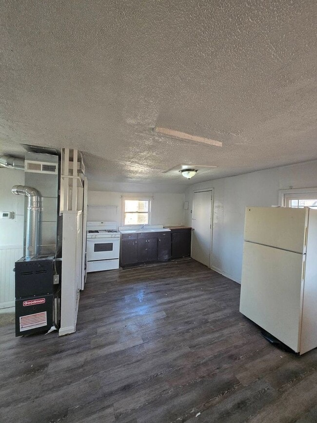 Building Photo - Cute newly updated 1 Bedroom in Ogden