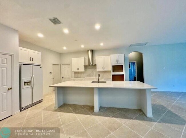 Building Photo - 2811 Serenity Cir S