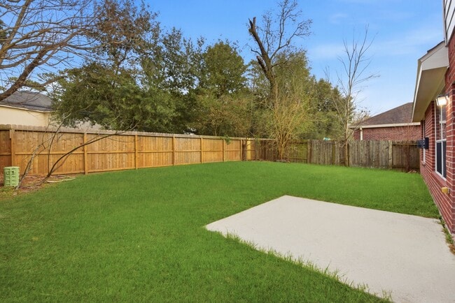 Building Photo - 25542 Saddlebrook Village Dr
