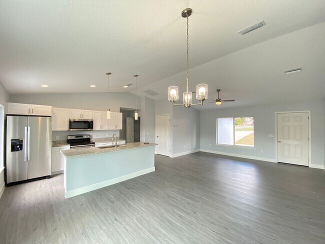 Building Photo - Desirable SW Ocala Neighborhood 3/2/2 **WON'T LAST**