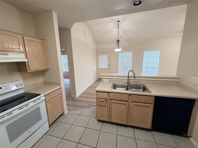 Building Photo - 508 Tablerock Cir