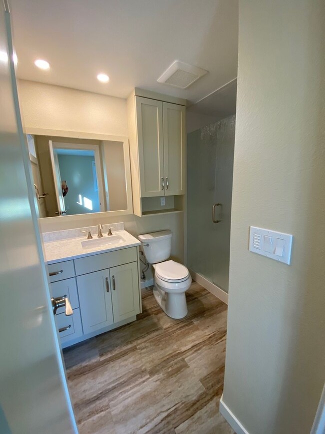 Building Photo - Modern 4-Bedroom Home with Panoramic Water & Mountain Views