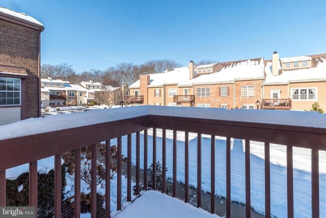 Building Photo - 42 Dogwood Ln