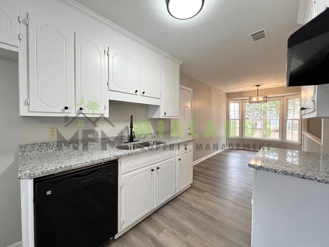 Building Photo - 237 Devonport Dr