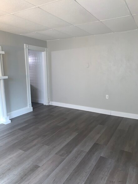 Building Photo - 419 Carothers Ave