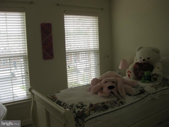 Building Photo - 3926 Bryant Park Cir