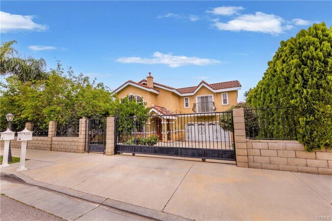 Building Photo - 6928 Gaviota Ave