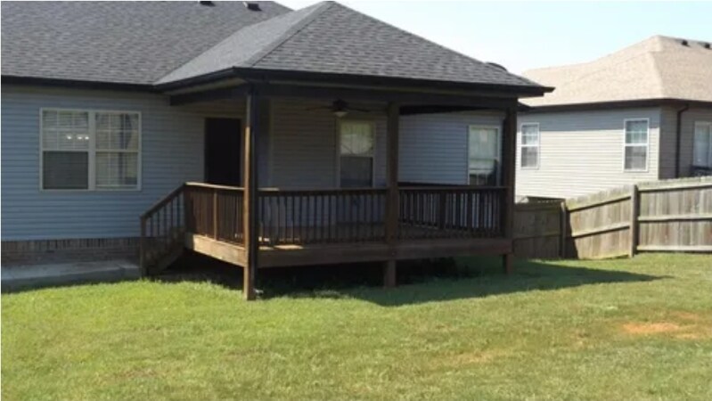 Building Photo - 1109 Stillwood Dr