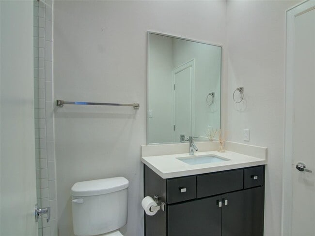 1st floor bathroom - 2719 Clay St