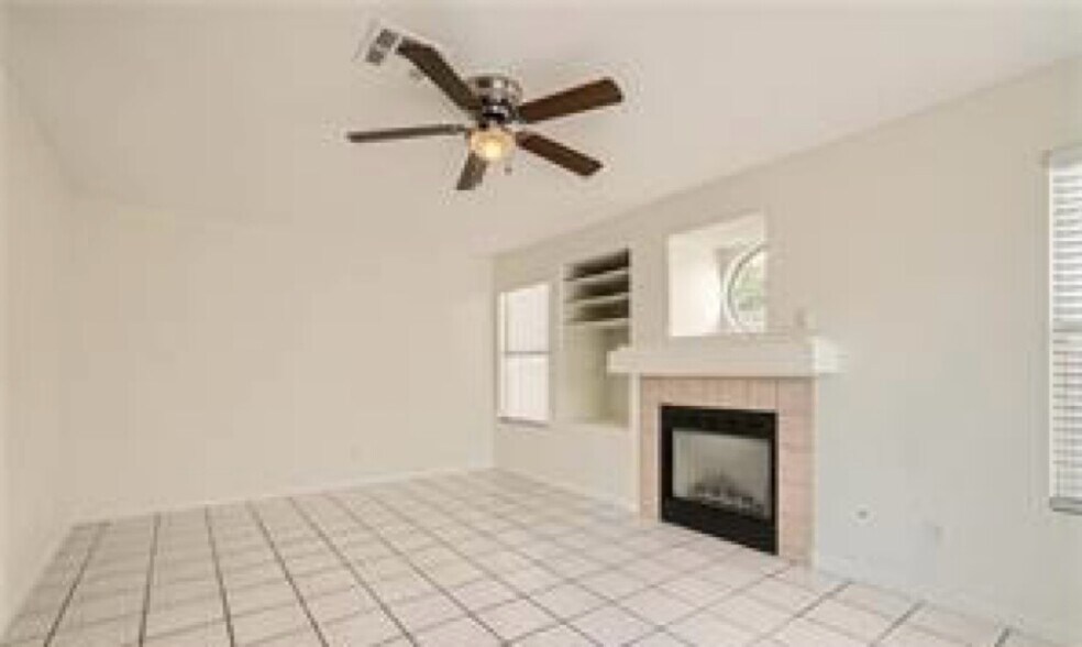 Building Photo - 7516 Sea Spray Ave