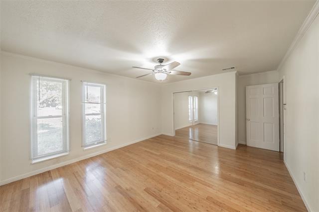 Building Photo - 2912 Charter Oak Dr