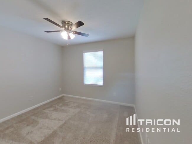 Building Photo - 1312 Sarahs Landing Dr