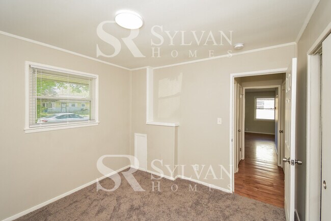 Building Photo - Enjoy living the good life in this 3 bedro...