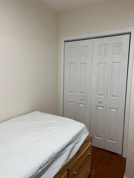 Building Photo - 277 Congress St