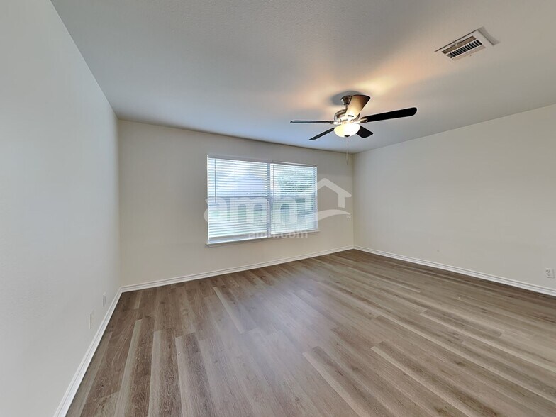 Building Photo - 2207 Southeastern Trl