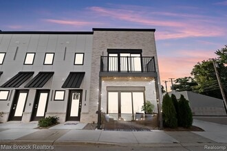 Building Photo - 105 Laurel Ct