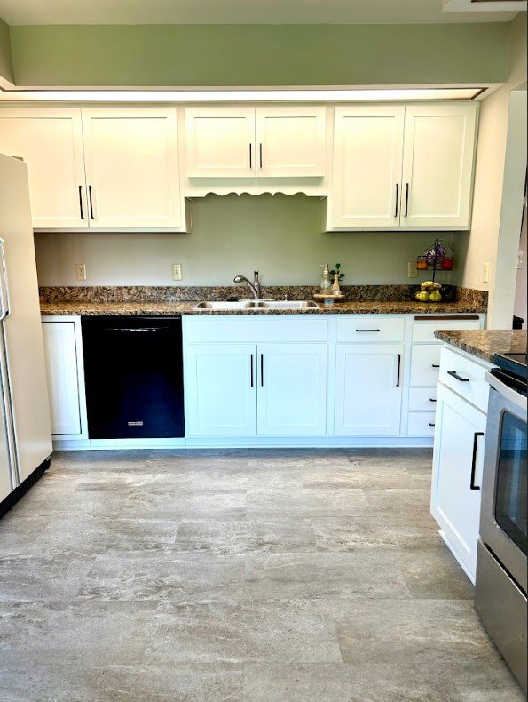 Building Photo - Conveniently located 3BR/3BA House with 2-...