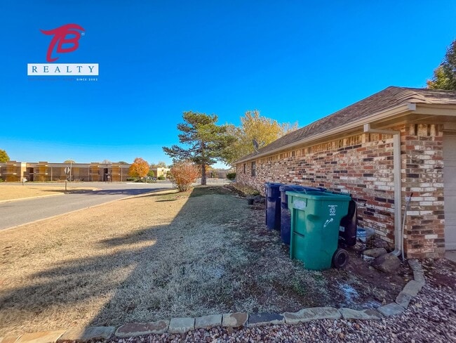 Building Photo - 6811 Lyrewood Ln