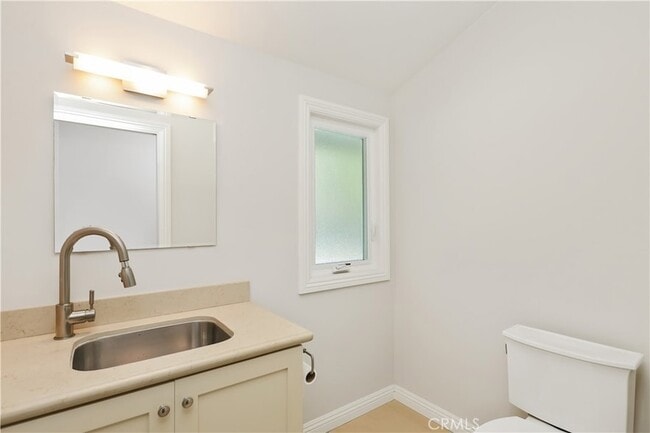 Building Photo - 933 W Riviera Dr