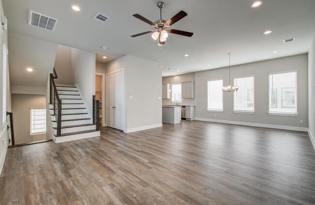 Building Photo - 1741 Cove Cres Ct