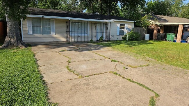 Building Photo - 5131 Myrtlewood St