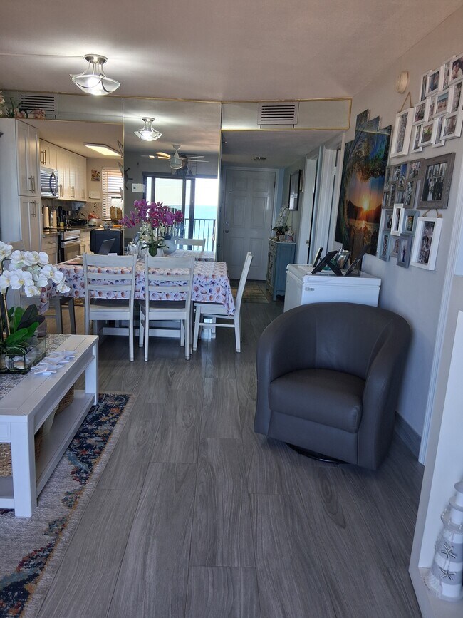 Building Photo - 2390 Ocean Shore Blvd