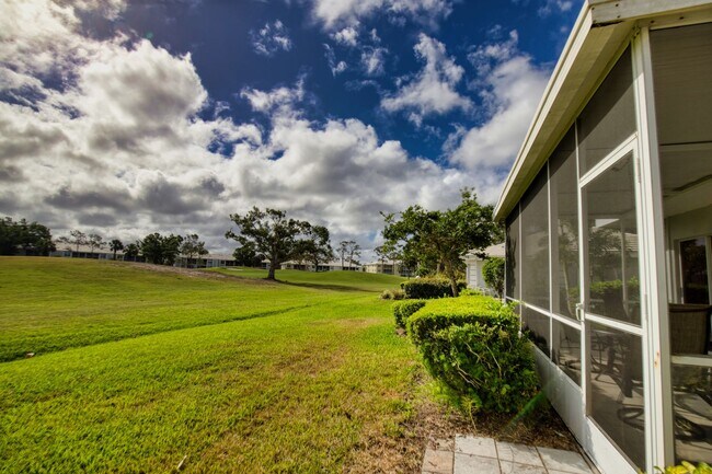 Building Photo - Seasonal Short-Term Villa at Augusta Villas in Plantation!