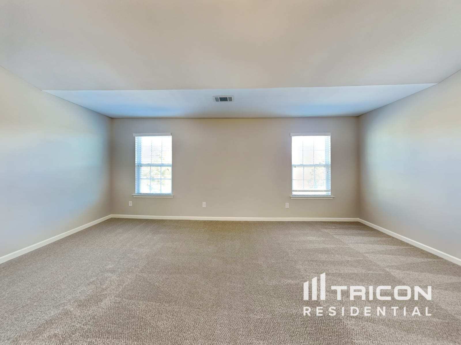 Building Photo - 2831 Village Center Dr