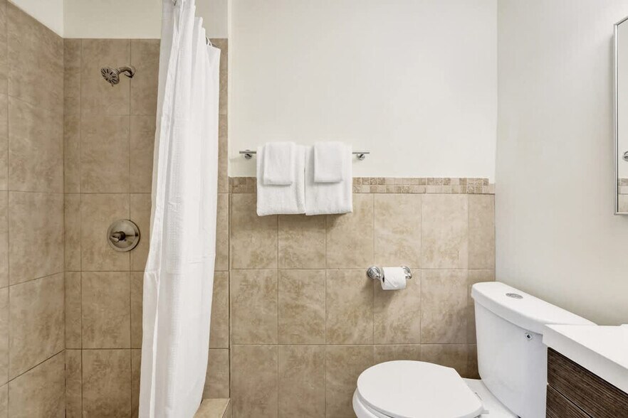 Building Photo - 3020 Seville St