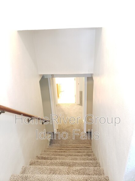 Building Photo - 670 L St