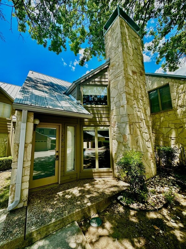Primary Photo - 1 Bedroom Townhome at Quinlans Crossing