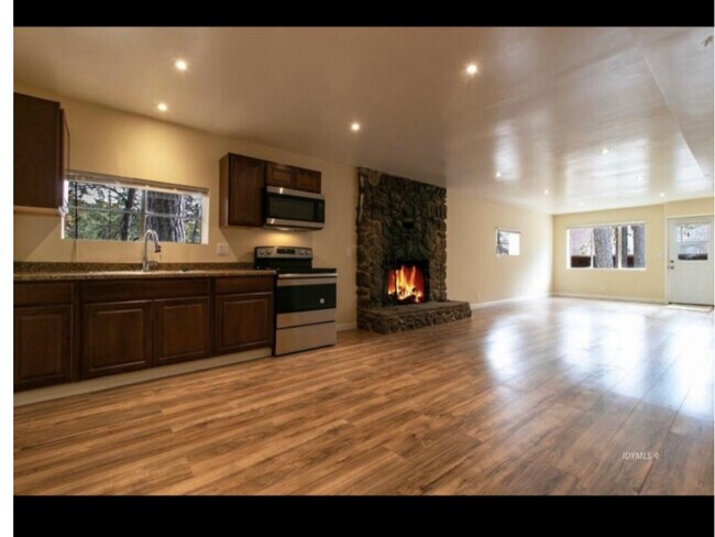 Building Photo - 54055 Pine Crest Ave