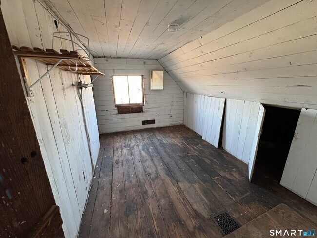 Building Photo - 57 Seaside Ave