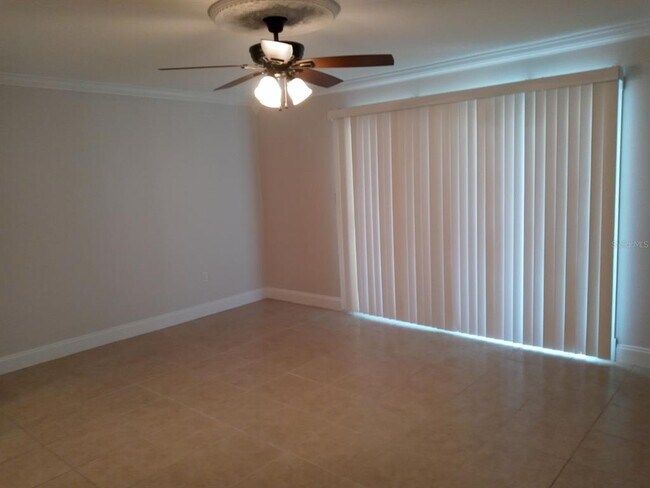 Building Photo - 536 Orange Dr