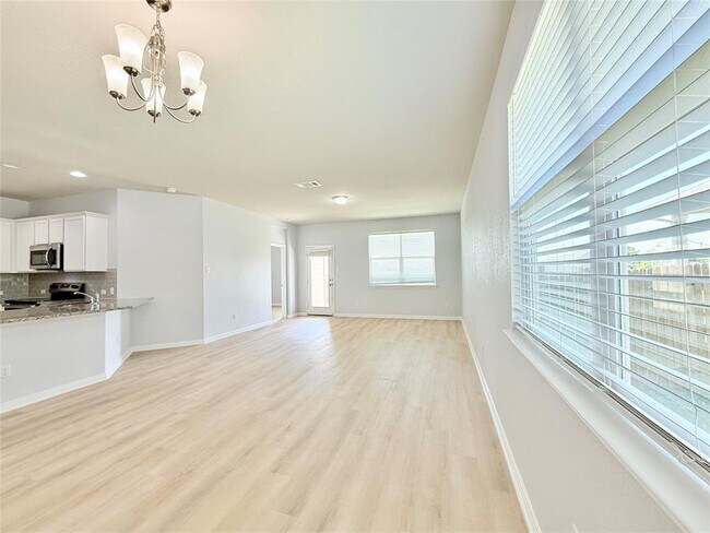 Building Photo - 306 Naset Dr