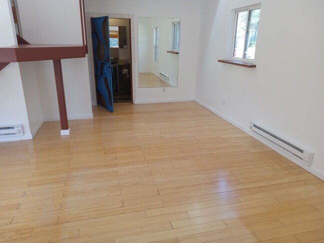 Building Photo - COZY HOME IN THE BEAUTIFUL TOWN OF TIJERAS...