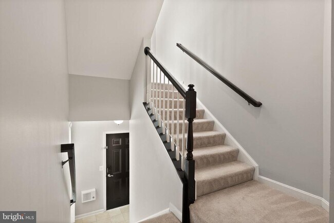 Building Photo - 9502 Lee Ct