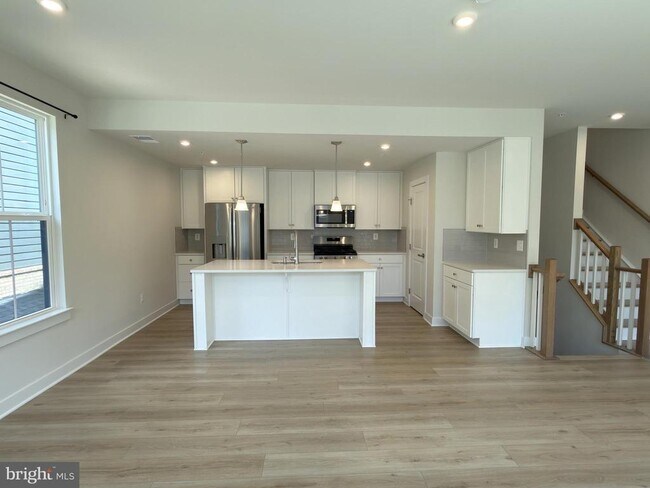 Building Photo - 14441 Albemarle Point Pl