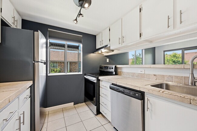 Building Photo - 3021 S Ursula Cir