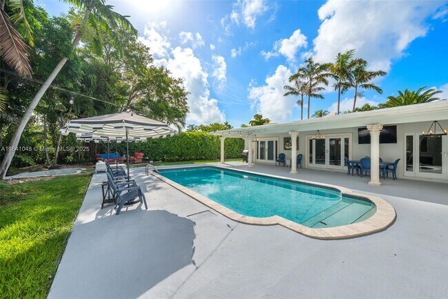 Building Photo - 6561 Marlin Dr