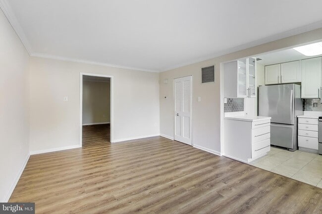 Building Photo - 9040 Centerway Rd