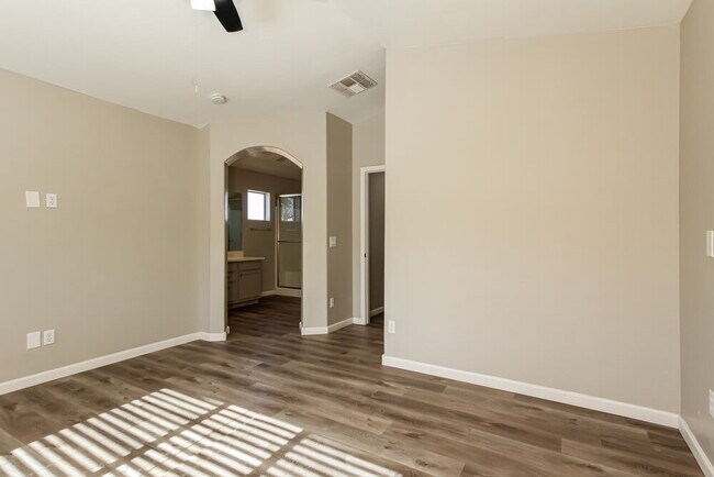 Building Photo - 16615 N 19th St