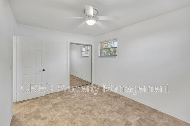 Building Photo - 1639 Memminger Ave