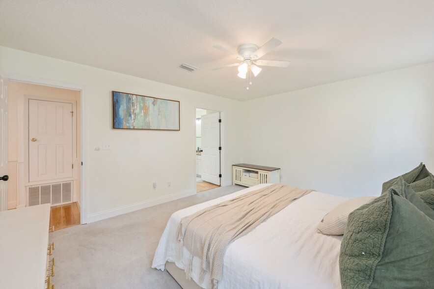Building Photo - 4406 Southminster Cir