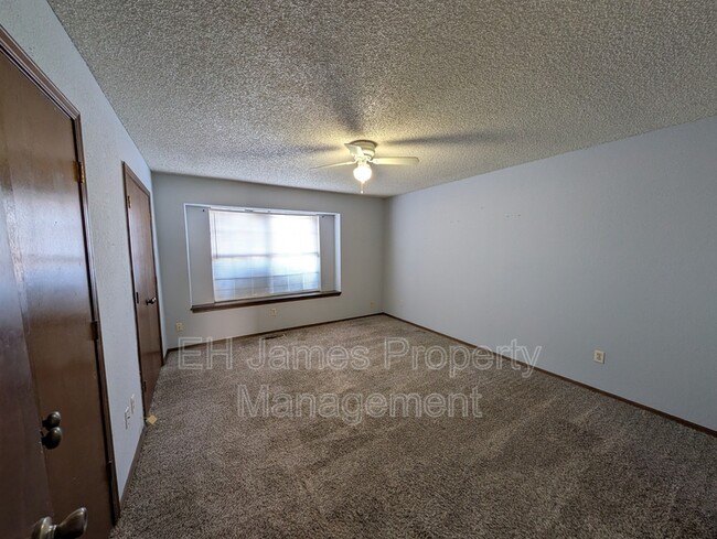 Building Photo - 7325 S Canton Ave