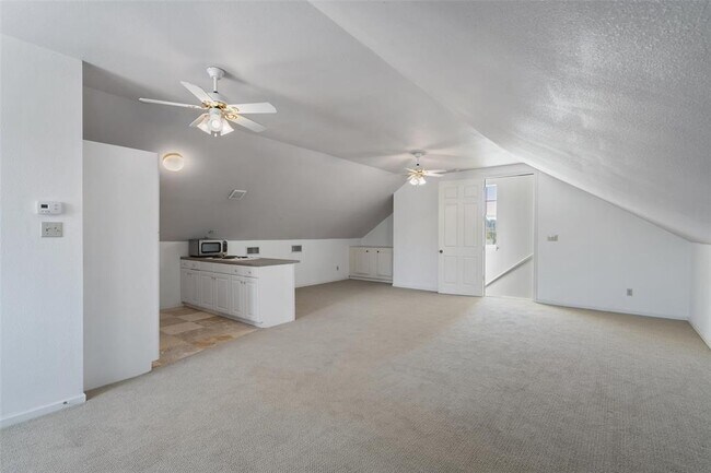 Building Photo - 401 Roy Creek Ln